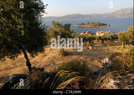 Bafa Goelue, Lago Bafa, Çamiçi Goelue con Kapıkırı Isola, Muğla Provincia, Aydın, Sud costa Egea, Europa, Medio Oriente e Asia Foto Stock