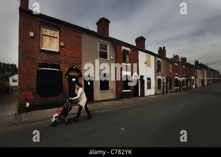 Area Middleport di Stoke-on-Trent alloggia sgomberato e intavolato Foto Stock