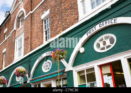 Negozi in Piazza Ironbridge Shropshire Inghilterra Foto Stock