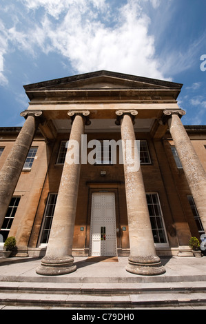 Leigh corte, Il Grade ii Listed, mansion house mansion inglese, costruito nel 1814, bagno in pietra. Stile palladiano, architettura Foto Stock