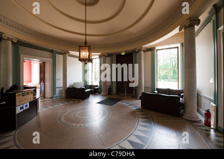 Leigh corte, Il Grade ii Listed, mansion house mansion inglese, costruito nel 1814, bagno in pietra. Stile palladiano, architettura Foto Stock