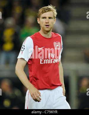 Signal Iduna Park di Dortmund, Germania, 13.09.2011, calcio: stagione UEFA Champions League 2011/12 Giornata 1, Borussia Dortmund (BVB) vs Arsenal FC (ARS) 1:1; Per Mertesacker , Arsenal FC Foto Stock