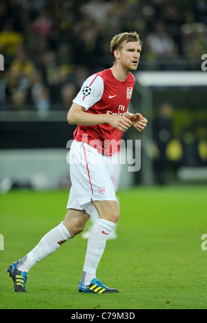 Signal Iduna Park di Dortmund, Germania, 13.09.2011, calcio: stagione UEFA Champions League 2011/12 Giornata 1, Borussia Dortmund (BVB) vs Arsenal FC (ARS) 1:1; Per Mertesacker , Arsenal FC Foto Stock