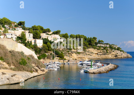 Barche in tre dita, baia di Cala Portals Vells, Cala Mago, Maiorca, isole Baleari, Spagna, Europa Foto Stock