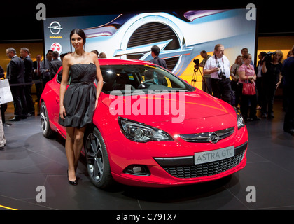 Nuova Opel Astra GTC sull'IAA 2011 International Motor Show di Francoforte am Main, Germania Foto Stock