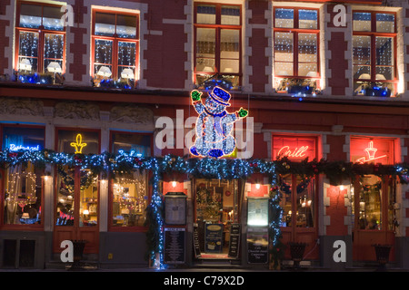 Il Markt, la piazza del mercato di Bruges, Brugge, Fiandre Occidentali, Regione fiamminga, Belgio, inverno Foto Stock