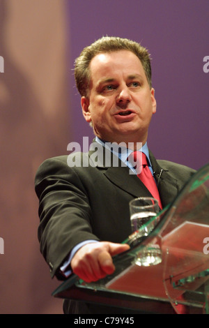 Jack McConnell parla al Partito laburista tenutasi a Glasgow, Scozia, il 15 febbraio 2003. Foto Stock