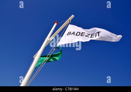 Bandiera Badezeit o tempo di nuoto, spiaggia a Westerland, Sylt, Nord isola frisone, Germania, Europa Foto Stock