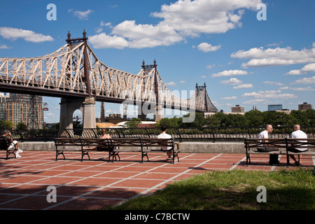 Il Sutton Place Park e la Ed Koch Queensboro Bridge Foto Stock