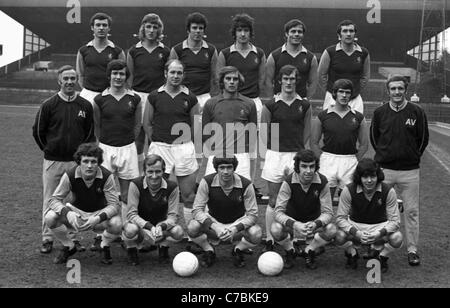 Aston Villa Football team 21/1/71 bancata posteriore Keith Bradley, Chico Hamilton, Charlie Aitken, Pat McMahon, George Curtis, Lew Chatte Foto Stock