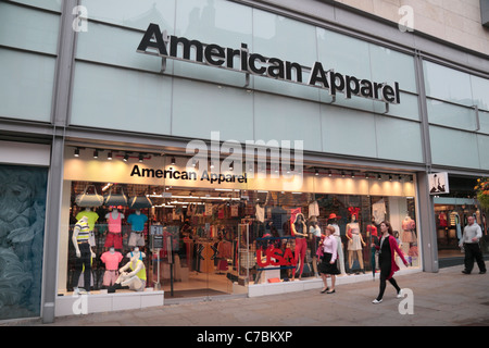 Negozio di fronte della American Apparel store su Market Street, Manchester, Regno Unito. Foto Stock