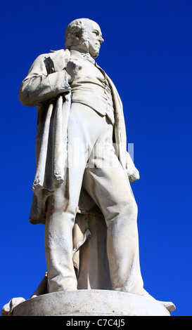 Statua di Sir Rowland Hill, creatore del Penny Black timbro, Kidderminster, Worcestershire, Inghilterra Foto Stock