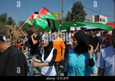 Una manifestazione repressa dalle forze israeliane per la questione palestinese il villaggio di Nabi Salih. La dimostrazione inizia alle 1 p.m. Foto Stock