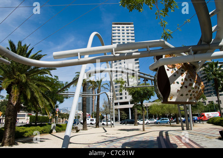 Spagna Barcellona architettura contemporanea nell'area Forum. Diagonal Mar Park (2003) progettato da Enric Miralles & Bendetta Foto Stock