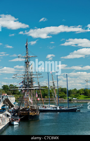 Sei Tall navi ancorate nel Vecchio Porto di Montreal Foto Stock