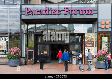 Ingresso al Paradise Forum complesso per lo shopping nel centro della città di Birmingham West Midlands, England, Regno Unito Foto Stock