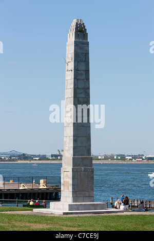 La Donald McKay Monumento a Fort indipendenza il castello isola nel porto di Boston a Boston, Massachusetts. Foto Stock