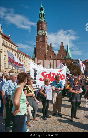 Elementi di solidarietà, i sindacati europei dimostrazione durante la riunione dei ministri delle finanze dell'UE il Sep 17, 2011 a Wroclaw in Polonia Foto Stock