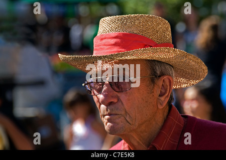 Uomo maschio hat indossando cappelli Foto Stock