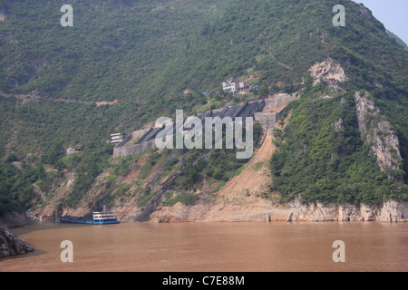 Il caricamento del carbone a Wu Gorge, Fiume Yangtze, Cina Foto Stock