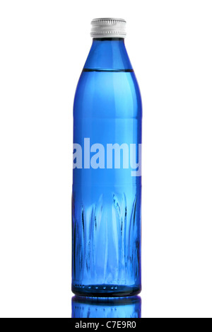 Vetro bottiglia piccola closeup isolato su bianco Foto Stock