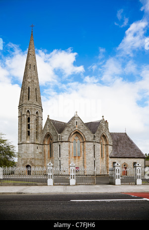 Vista frontale della chiesa della Santa Trinità in Westport, County Mayo, Irlanda. Foto Stock