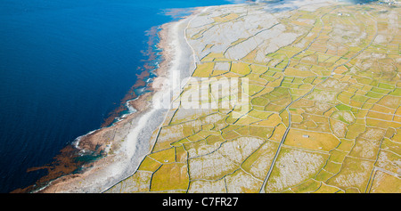 Paesaggio di antenna di Inisheer Isola, parte delle Isole Aran, Irlanda. Foto Stock