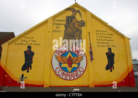 Rathcoole mano rossa commando cuchulainn parete lealisti pittura murale di Belfast nord Irlanda del Nord Foto Stock
