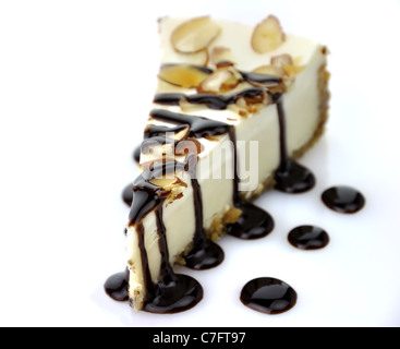 Il cioccolato bianco cheesecake slice Foto Stock