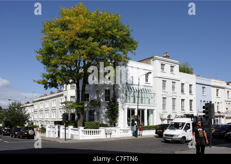 PAUL SMITH, situato nel quartiere di Kensington Park Road, la fascia alta moda rivenditori locali in Notting Hill. Foto Stock