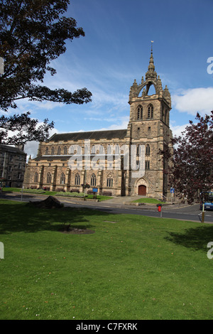 Città di Perth, Scozia. John L Stevenson progettato alla fine del XIX secolo la Chiesa di Scozia St Leonards nei campi. Foto Stock