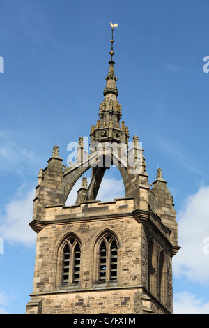 Città di Perth, Scozia. Vista ravvicinata della Chiesa di Scozia St Leonards nei campi guglia a forma di corona. Foto Stock