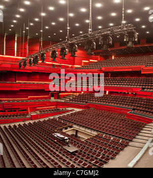 Interno di Harpa Concert Hall e il centro conferenze, Reykjavik Islanda Foto Stock