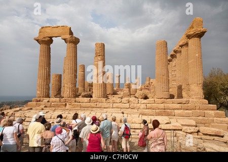 Tempio di Hera, noto anche come Tempio di Juno Lacinia, Valle dei Templi, Valle dei Templi, Agrigento, Sicilia, Italia Foto Stock