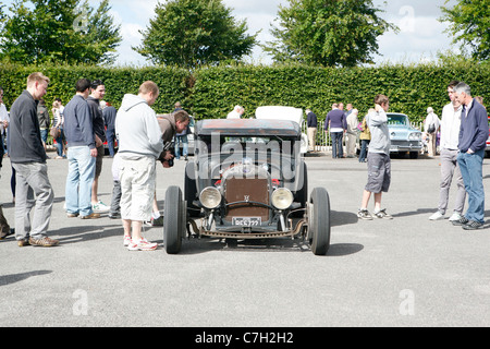 Un hotrod sul display al Goodwood Circuito motorino in West Sussex. Foto Stock