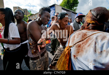 Notting Hill ovest annuale Carnevale Indiana a Londra 2011 Foto Stock