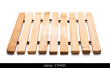 Square, trivet in legno isolato su sfondo bianco Foto Stock