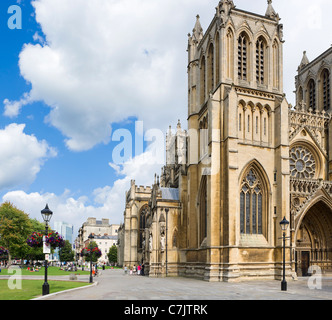 Cattedrale di Bristol su College Green nel centro della città di Bristol, Avon, Regno Unito Foto Stock
