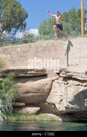 Il Blue Hole di Santa Rosa è uno dei più popolari destinazioni di immersione negli Stati Uniti per le immersioni subacquee e la formazione - New Mexico. Foto Stock