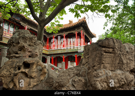 La Città Proibita di Pechino CINA Pechino royal palace all'interno di città urna di bronzo dettaglio nel cortile della sala della suprema armonia Foto Stock