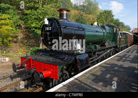 Gwr manor classe n. 7812 erlestoke manor locomotiva a vapore a bewdley stazione, worcestershire in Severn Valley Railway Foto Stock