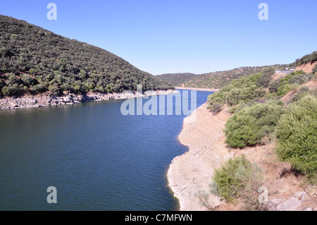 Il fiume Tajo a sud di Serradilla Extremadura Spagna. Foto Stock