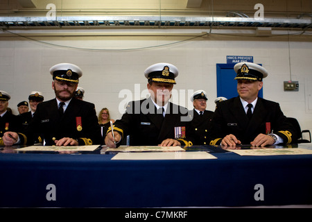 London Ontario, Canada. Settembre 24, 2011. Modifica del comando cerimonia al HMCS Prevost a Londra, Canada. Foto Stock