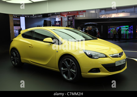 La nuova Opel Astra GTC al sessantaquattresimo IAA (Internationale Automobil Ausstellung) Foto Stock