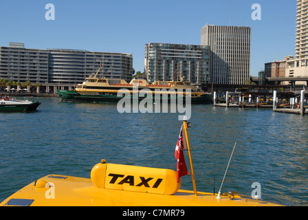 L'acqua taxi & traghetti a Circular Quay, Sydney, NSW, Australia Foto Stock