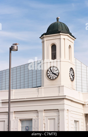 La giustapposizione di Turner Contemporary Art Gallery & Droit House, Margate. Foto Stock