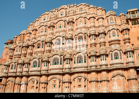 Parte anteriore del Hawa Mahal o Palazzo dei venti di Jaipur India Rajasthan Foto Stock
