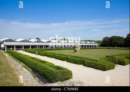 Edificio che ospita i resti del Palazzo Romano di Fishbourne, Fishbourne, vicino a Chichester, West Sussex, in Inghilterra, Regno Unito Foto Stock