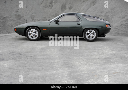 Porsche 928, costruito nel 1979, rarità, collettore del veicolo, classic car, numero di targa distorto, Amburgo, Germania, Europa Foto Stock