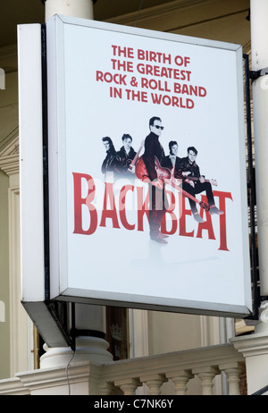 Grande cartellone di promuovere il musical "Backbeat', Londra, Inghilterra. Foto Stock